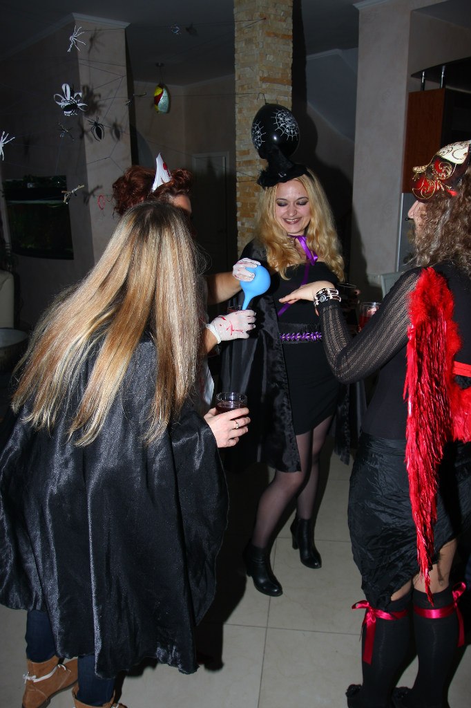 Halloween party от Салона Магии и мистики Елены Руденко. 2012 г. - Страница 2 JJjY40bmqmI