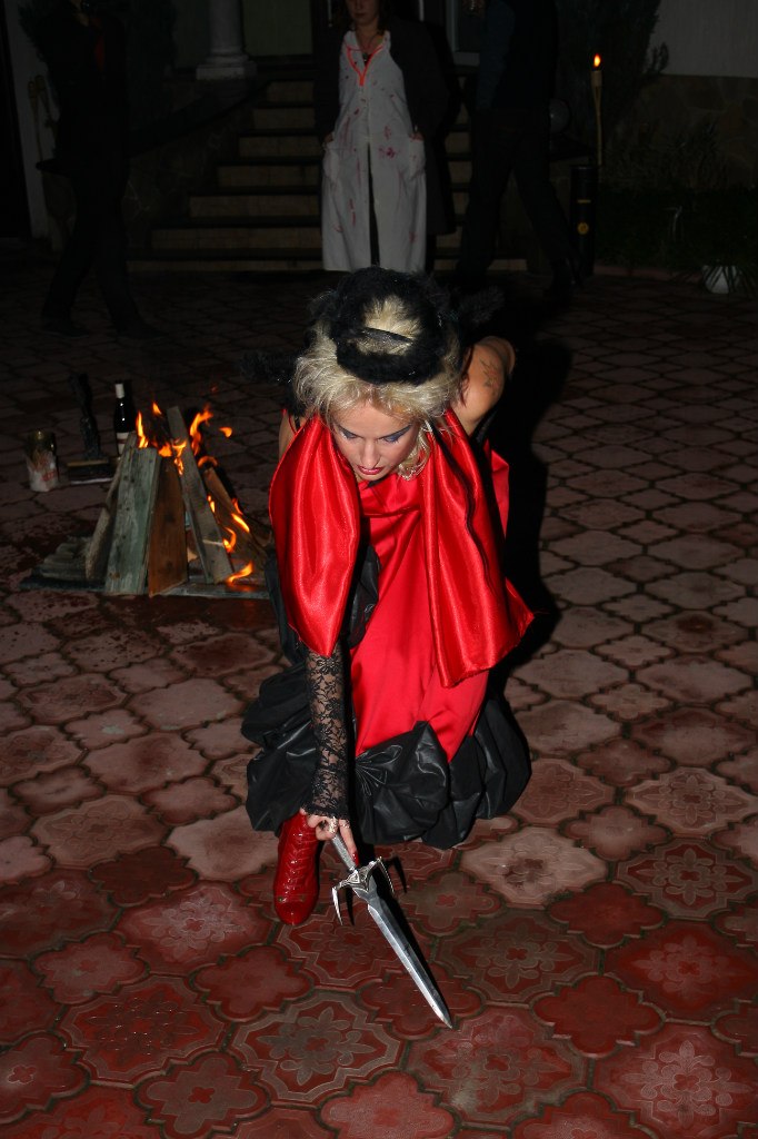 Halloween party от Салона Магии и мистики Елены Руденко. 2012 г. - Страница 2 2BGg2MIe1r0